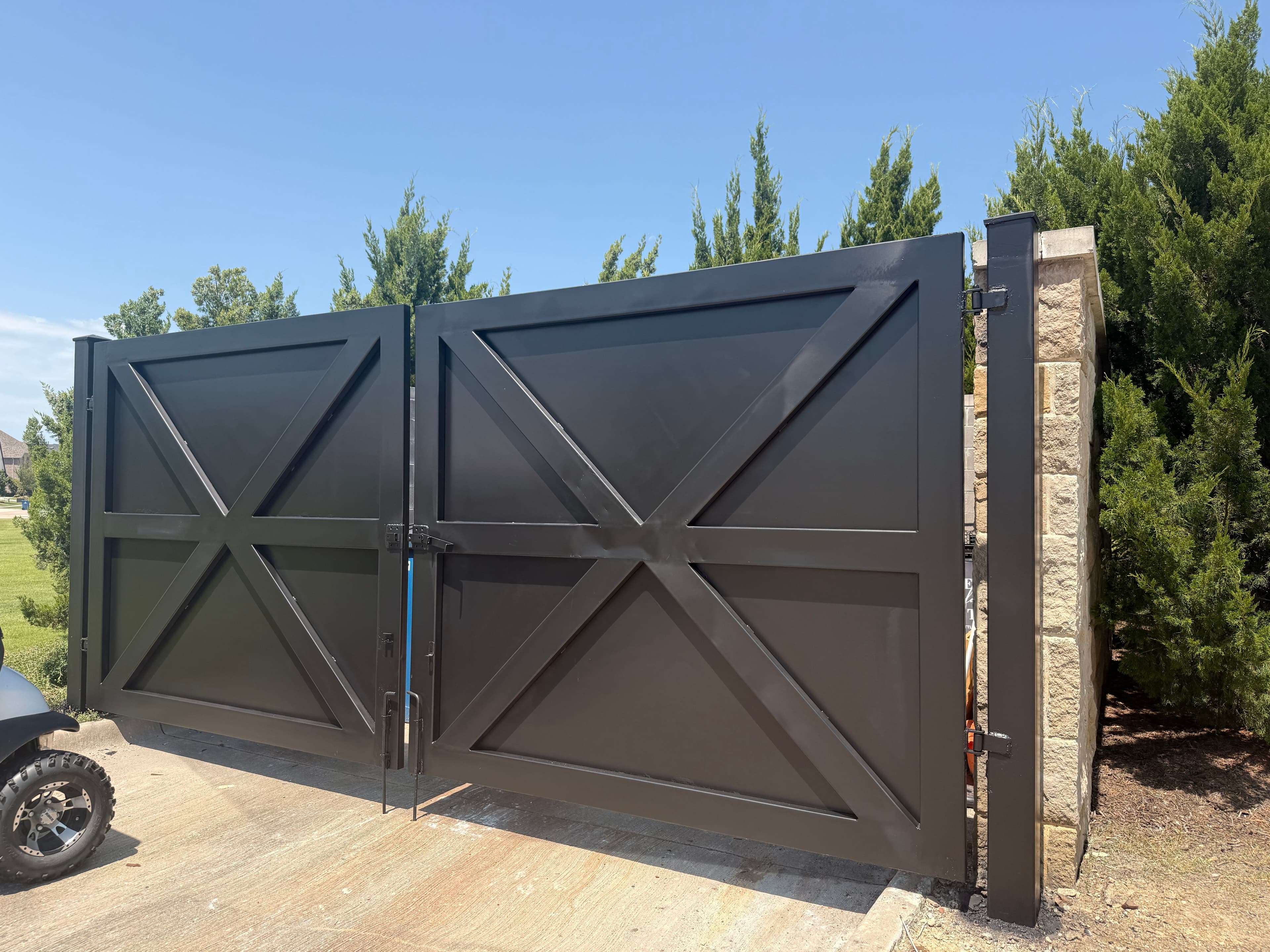 Project HOA Gate Hinge Failure Fixed Fast with New Steel and Fresh Paint image